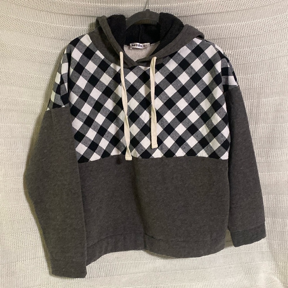 Sweatshirt Hoodie Large fits more like a medium